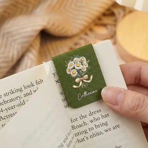 Custom Magnetic BookMark, Leather Bookmark For Bestie, Personalized gift for her teacher, Best Friend Gift, Book lover gift, Graduation Gift