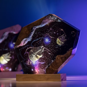 Galaxy Resin Lamp with Spaceship, Cosmic Wood Epoxy Night Light, Sci-Fi Room Decor Gift for Him or Her, Gift Idea, Unique Wood & Epoxy Decor