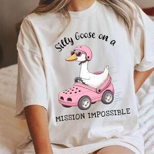 面白いガチョウのTシャツ、ミッションインポッシブルの愚かなガチョウ、かわいいアヒルのシャツ、面白いガチョウのシャツ、ガチョウのミームのシャツ、ガチョウ愛好家のTシャツ、ユーモアTシャツ