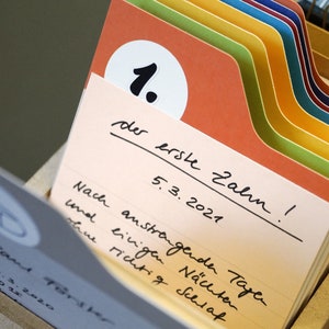 BELLE BOITE FÊTE DES ENFANTS, fiches étapes, fiches, album bébé fille, journal bébé, cadeau naissance, album première année, sperlingb