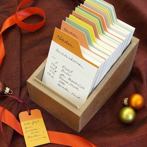 Weihnachtsgeschenk: REZEPTBOX, Rezeptkiste mit Karteikarten und Registern zum selbst Beschriften, Kochbuch, Rezeptbuch mal anders, sperlingb
