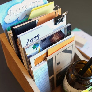 SAMMELBOX, Box mit Deckel in verschiedenen Farben, leer, Kiste zum Sammeln, Kasten mit schrägem Deckel, Karteikartenbox, sperlingb.design Bild 4