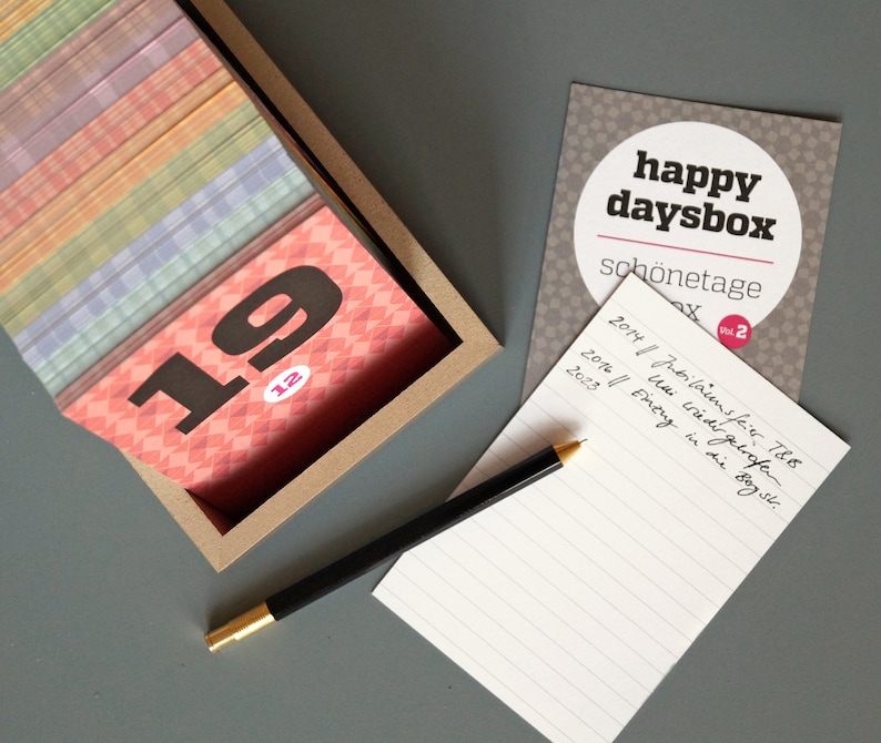 Geschenkidee Hochzeit: HAPPYDAYSBOX Schönetagebox Vol. 2, Box zum Sammeln schöner Momente, Erinnerungskiste, Familien-Chronik, sperlingb Bild 2