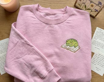 Embroidered Frog Reading Book Sweatshirt, Cozy Crewneck Sweater, Cottagecore Aesthetic Frog Gift, Book Lover Tshirt