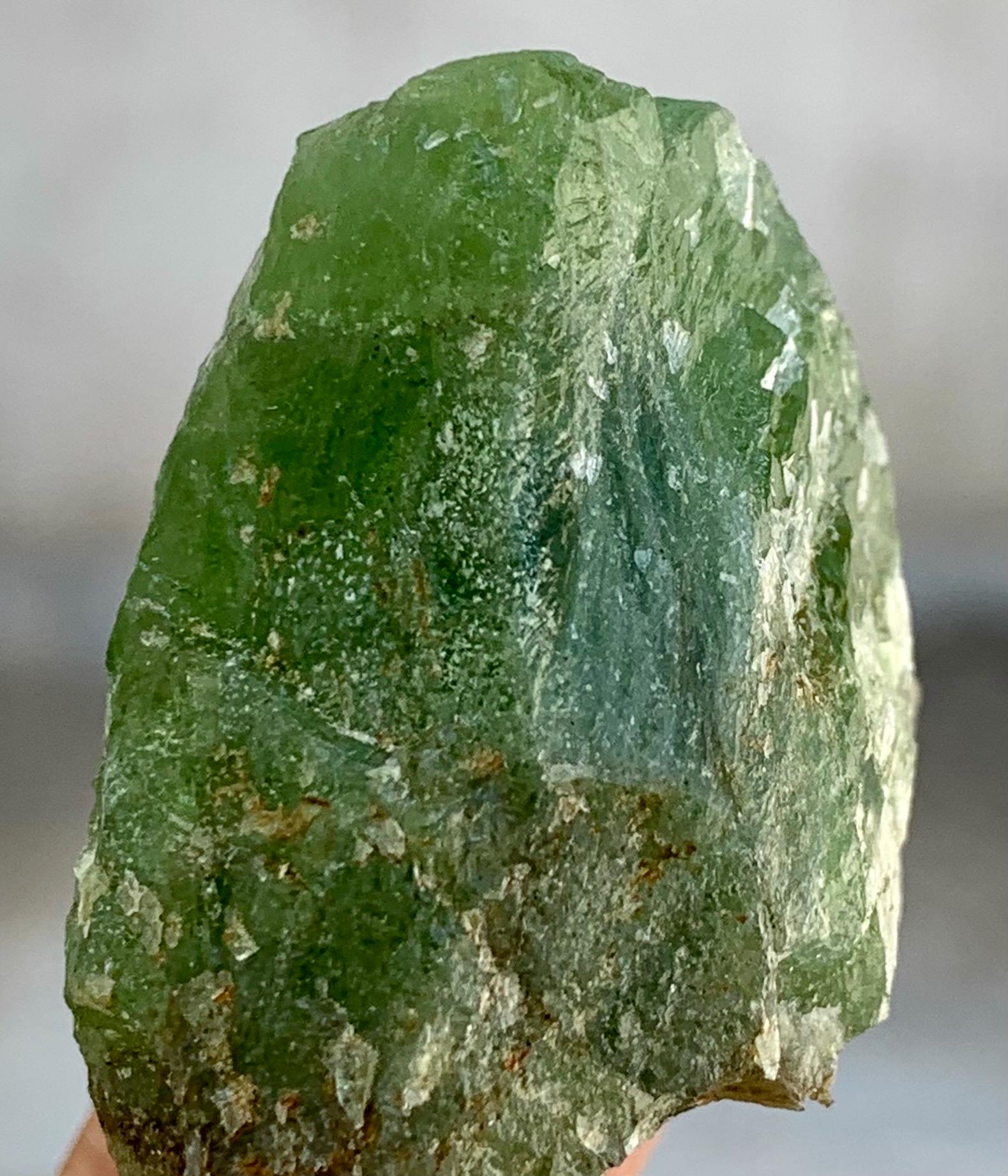 157.50カラットの原石ペリドット標本：天然グリーン8月誕生石
