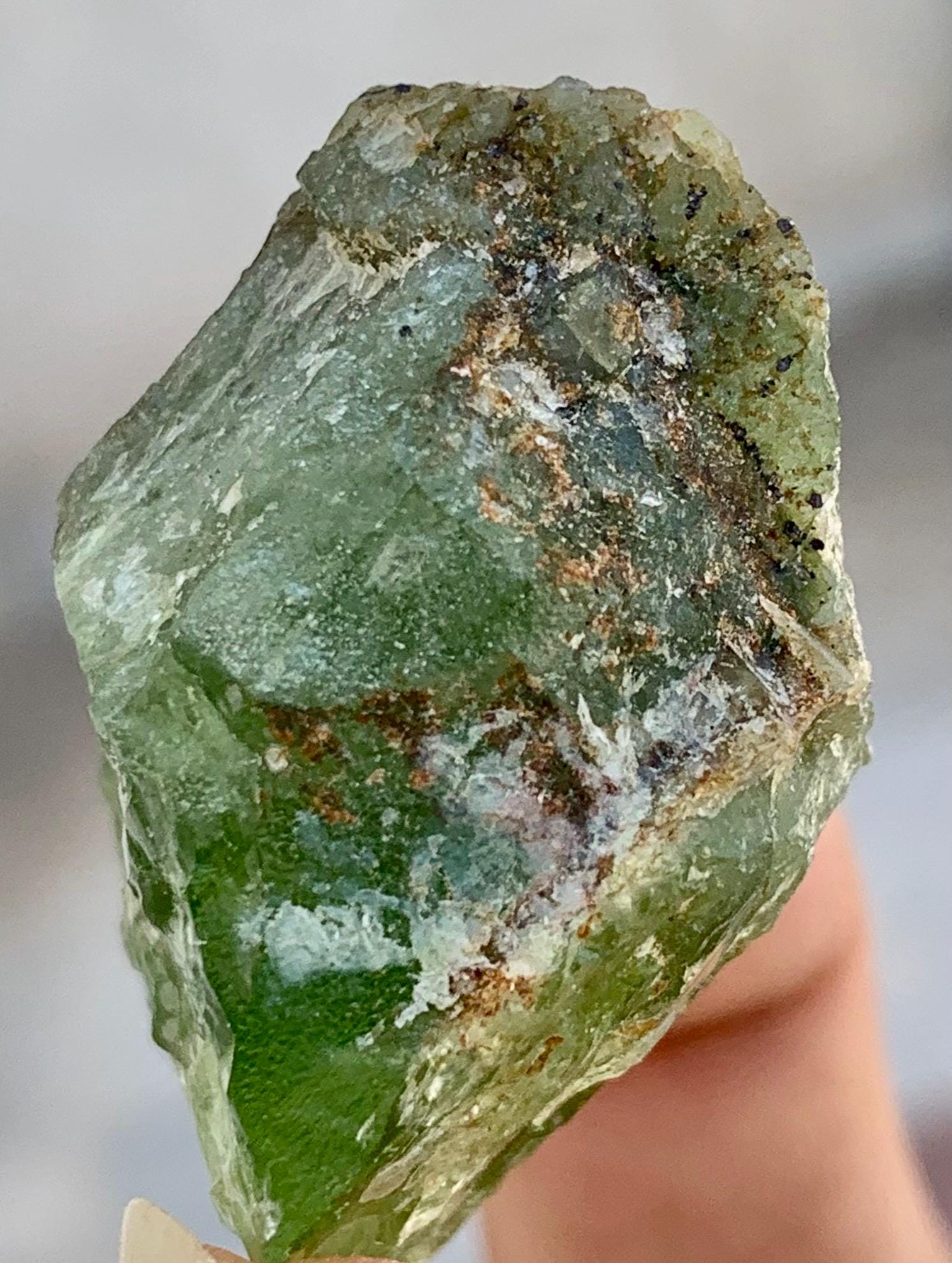 157.50カラットの原石ペリドット標本：天然グリーン8月誕生石