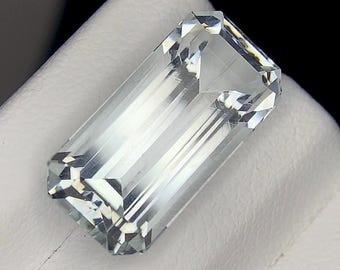 11.70 carat Emerald Cut Aquamarine Light Blue Gemstone for Jewelry