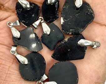 Juego de colgante y pendientes de turmalina negra en bruto: joyería de cristal de 165,60 ct