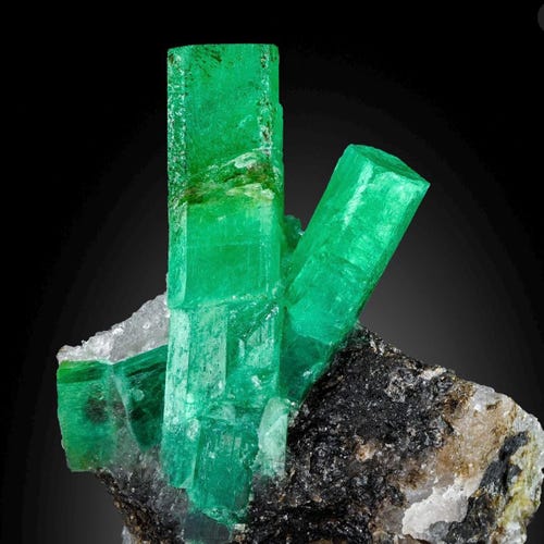 142.90カラットの原石ペリドット標本：天然グリーン8月誕生石