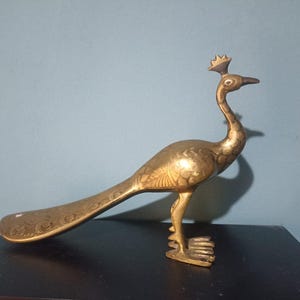 Brass Peacock Figurine – Vintage Decorative Sculpture – Handmade Golden Bird Ornament – Oriental Home Decor