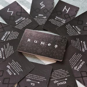 Baralho de Oráculo de Runas Viking – Cartas de Adivinhação Nórdica para Insight e Orientação