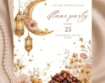 Puede incluir: Tarjeta de invitación para una fiesta de Iftaar con diseño de acuarela. Presenta una luna creciente, faroles y elementos florales en tonos cálidos. El texto dice "You are invited to our Iftaar party" y la fecha es el 25 de diciembre.
