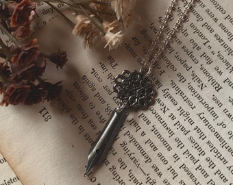 Stainless steel vintage fountain pen necklace, pen nib necklace, fountain pen jewelry, pen nib jewelry, fountain pen jewelry, unique gift