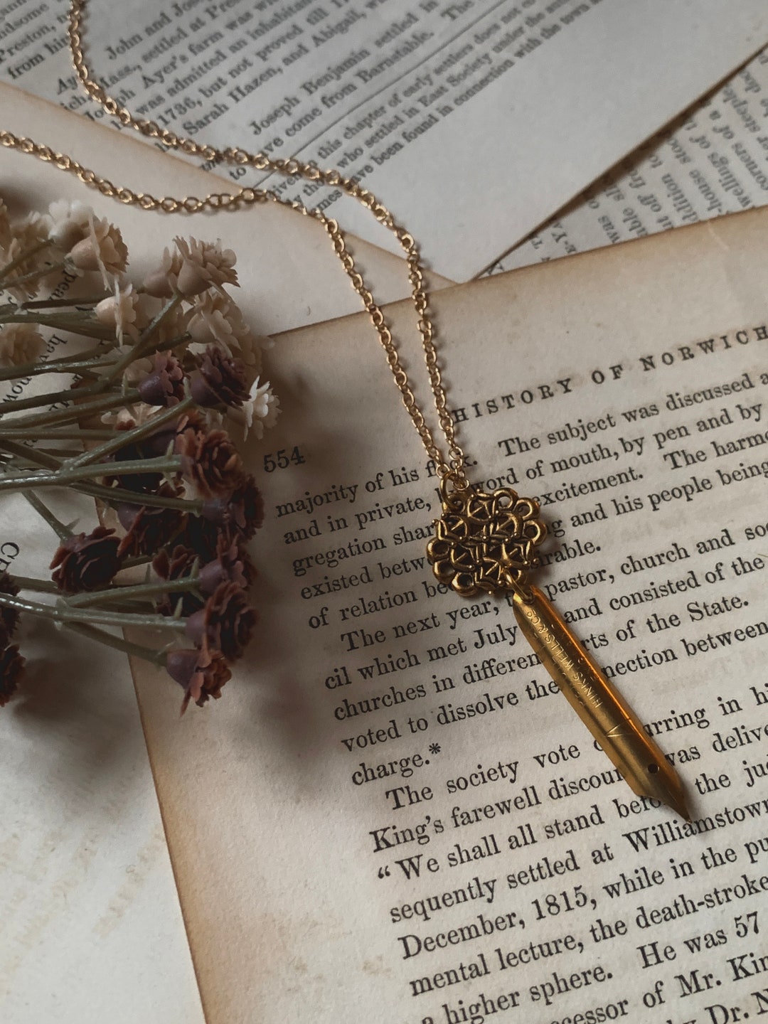 Gold Tone Brass Vintage Fountain Pen Necklace, Pen Nib Necklace