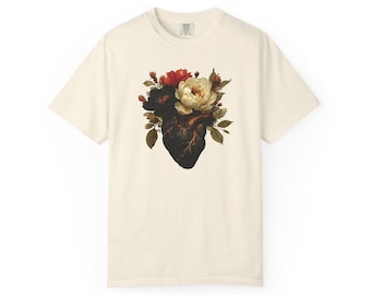 T-shirt coeur anatomique avec roses, t-shirt d'art botanique romantique sombre gothique, graphique de style baroque vintage, chemise coeur noir et roses