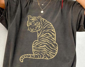 Vintage Tiger Tee Retro Tiger T-Shirt 90s Animal Gift for Tiger Lover Wild Cat Shirt retro Jungle Safari Tiger Graphic Tee Comfort Colors®