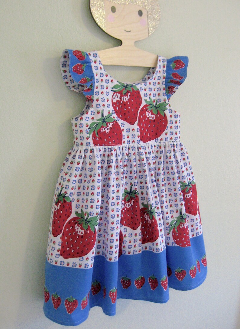 OOAK Girls Pinafore Dress Sundress in Vintage Strawberry Floral Border Print Cotton sz 5 Red White Blue