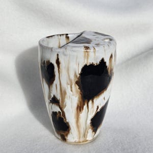 Keramik To-Go Becher Kuhflecken Design | moderner cow print | extra stark Gefleckt | Schwarz Weiß Gesprenkelt | Steinzeug Unikat