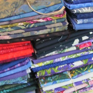 8 Fat Quarters FQ Assorted Colors Quilting 100% Cotton Fabric - Your Choice Pre-Sorted Colors Batik Vibrant Floral Calico Bundle Lot