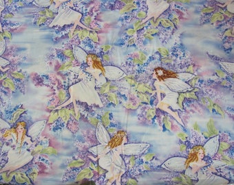 Hadas azules, blancas y moradas // Patrón Timeless Treasures Fleur CM8596OOP // Tela de acolchado 100 % algodón // El precio se reduce a la medida BTY