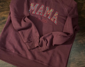 Sudadera personalizada con recuerdo de mamá: aplique personalizado, mono de bebé con cuello redondo,