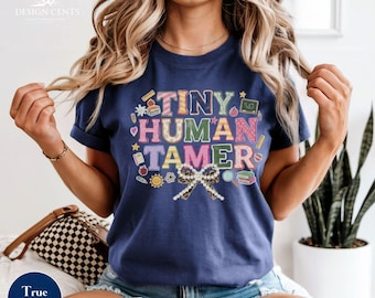 Camiseta Tiny Human Tamer Comfort Colors, ideal como regalo para cuidadores de niños, maestros de guardería, niñeras, preescolares, niños de jardín de infancia y maestros de primaria.