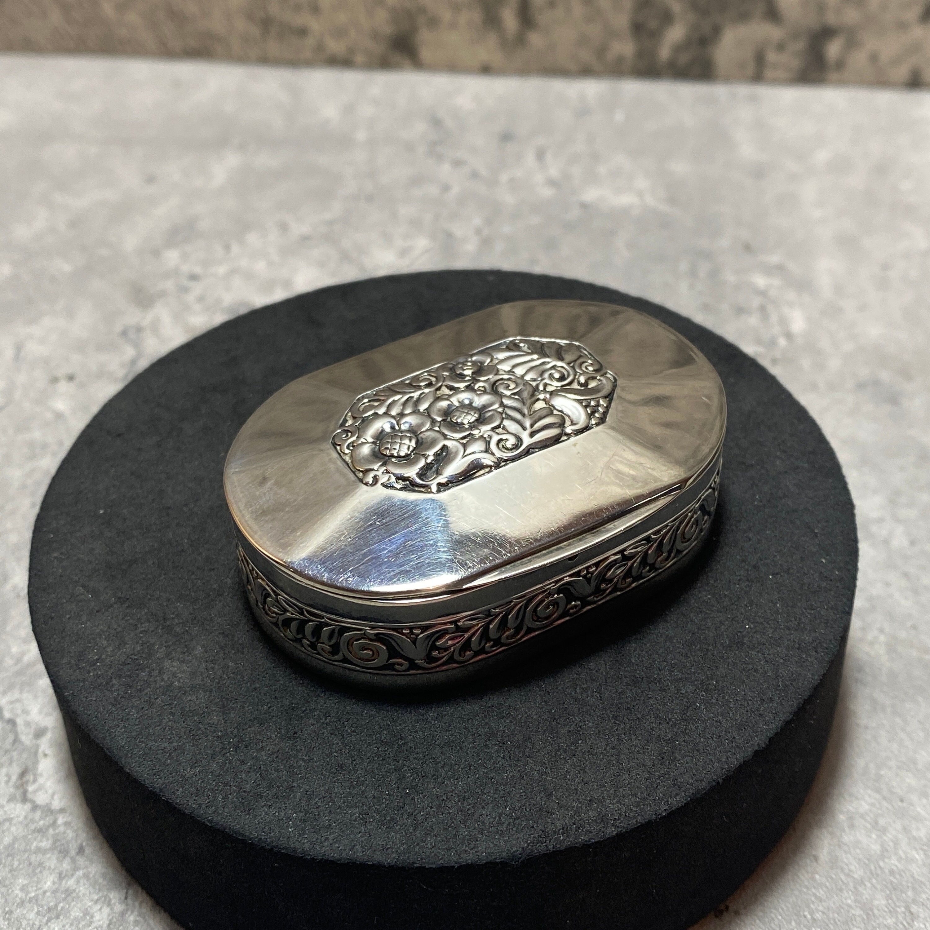 Hallmark 835 Silver UK