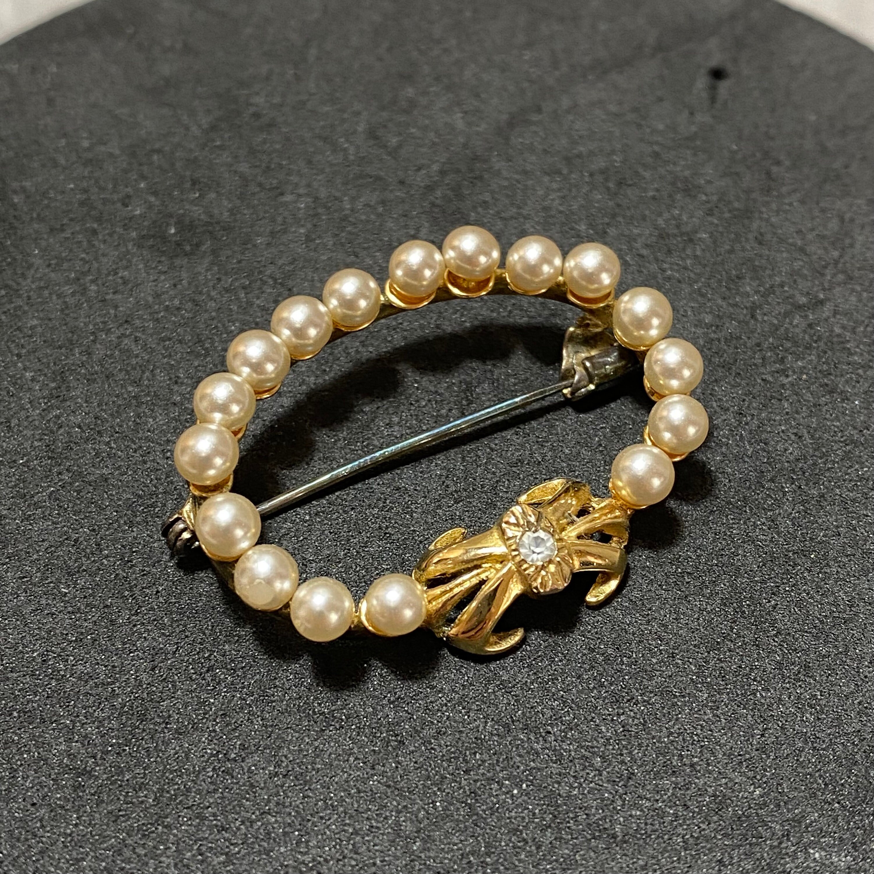 VINTAGE Sterling Silver Vermeil Oval Brooch Stamped 925 With Faux Pearl & Sparkly Bow Trombone Clasp Regency Look Pretty - Etsy VINTAGE Sterling Silver Vermeil Oval Brooch Stamped 925 With Faux Pearl & Sparkly Bow Trombone Clasp Regency Look Pretty - Etsy