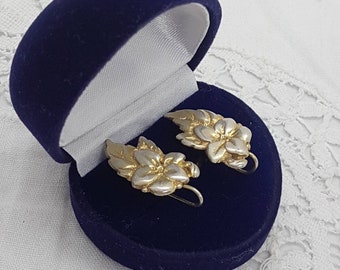 VINTAGE Sterling Silver Floral Screw Back Earrings Art Nouveau Gold Gilt Flower Leaves Pretty Dainty Gift Stamped Sterling