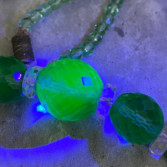 ヴィンテージ ウランガラス ビーズネックレス チェコ製