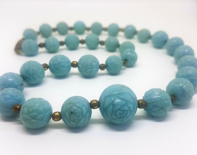 VINTAGE Plastic Rose Beaded Necklace Collar Length Moulded Graduated Duck Egg Blue