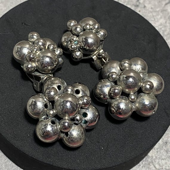 Boucles D'oreilles Argentées Années 80 - Style Rétro - Fermoir Clous - Occasion