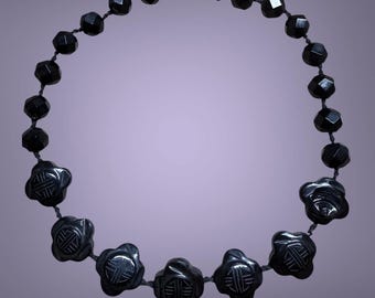 ANTIQUE French Jet Beaded Necklace Black Clover Shaped Collar Victorian Mourning Flower Slight Damage