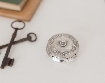 Vintage petit silver container with lid, potpourri container, pill container