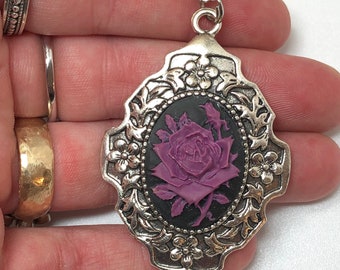 25x18 Cameo Necklace