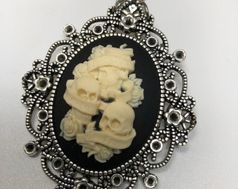 30x40 Cameo Necklace