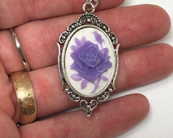 25x18 Cameo Necklace