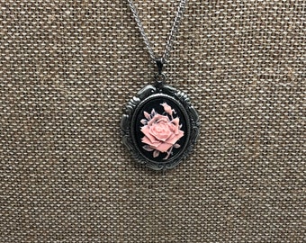 25x18 Cameo Necklace