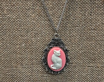 25x18 Cameo Necklace
