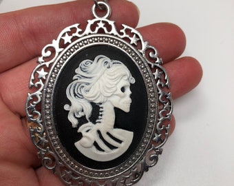 30x40 Cameo Necklace