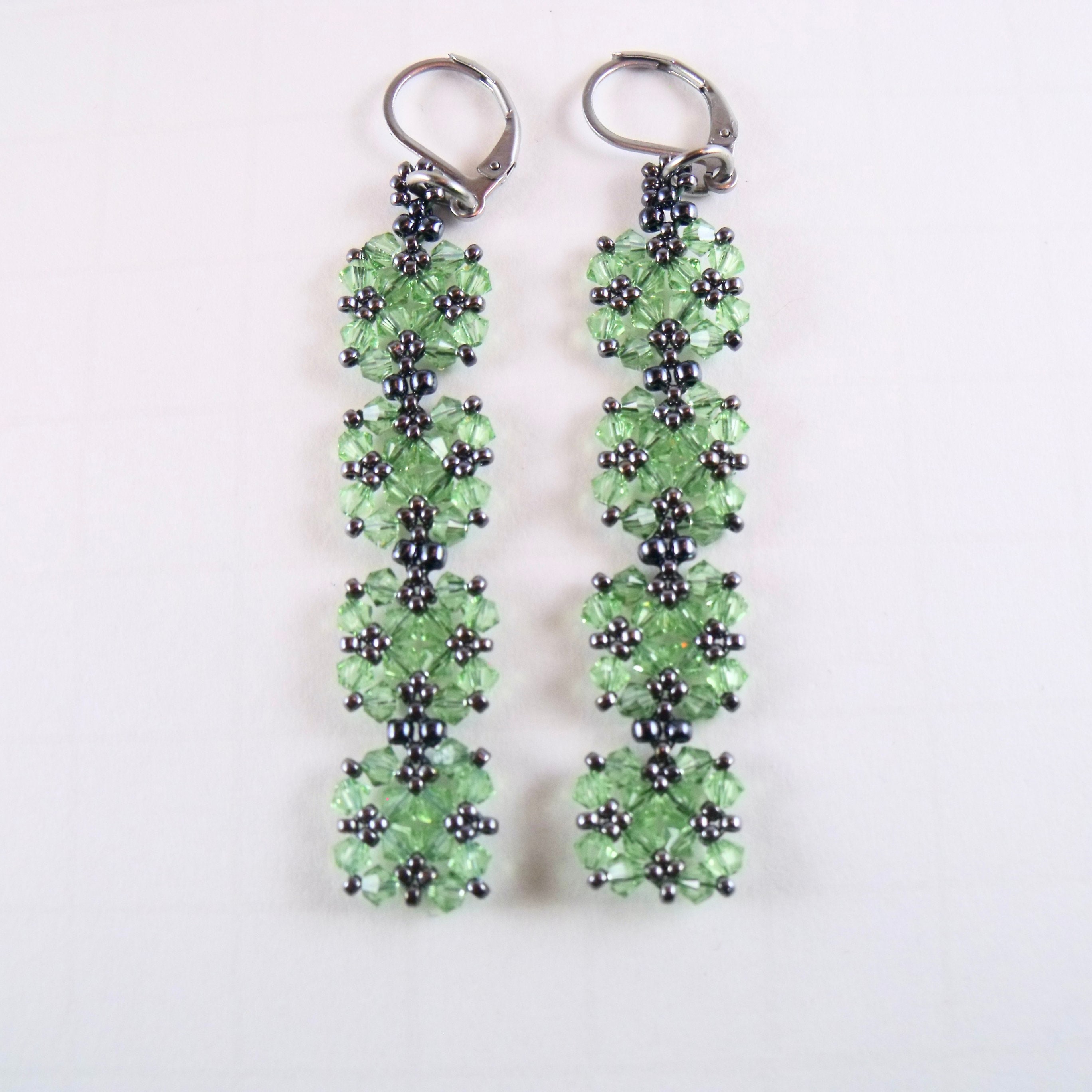 ピアス Green Crystal & Glass Beads Dangling Earrings Peridot Green Beaded Glass Crystal Earrings, Square Shaped