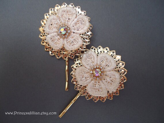 Mixed Media Hair Grip - Elegant Gold Filigree White Floral  display picture 1