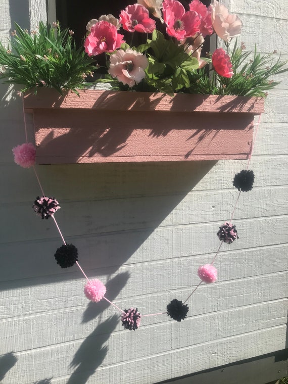 POM POM Garland, Minnie Mouse Party, Minnie Party, Party Decorations, Garland, Pom Poms, Baby Shower Decor, Birthday Decor Il_570xn
