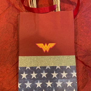 Wonder woman hotsell goodie bag ideas