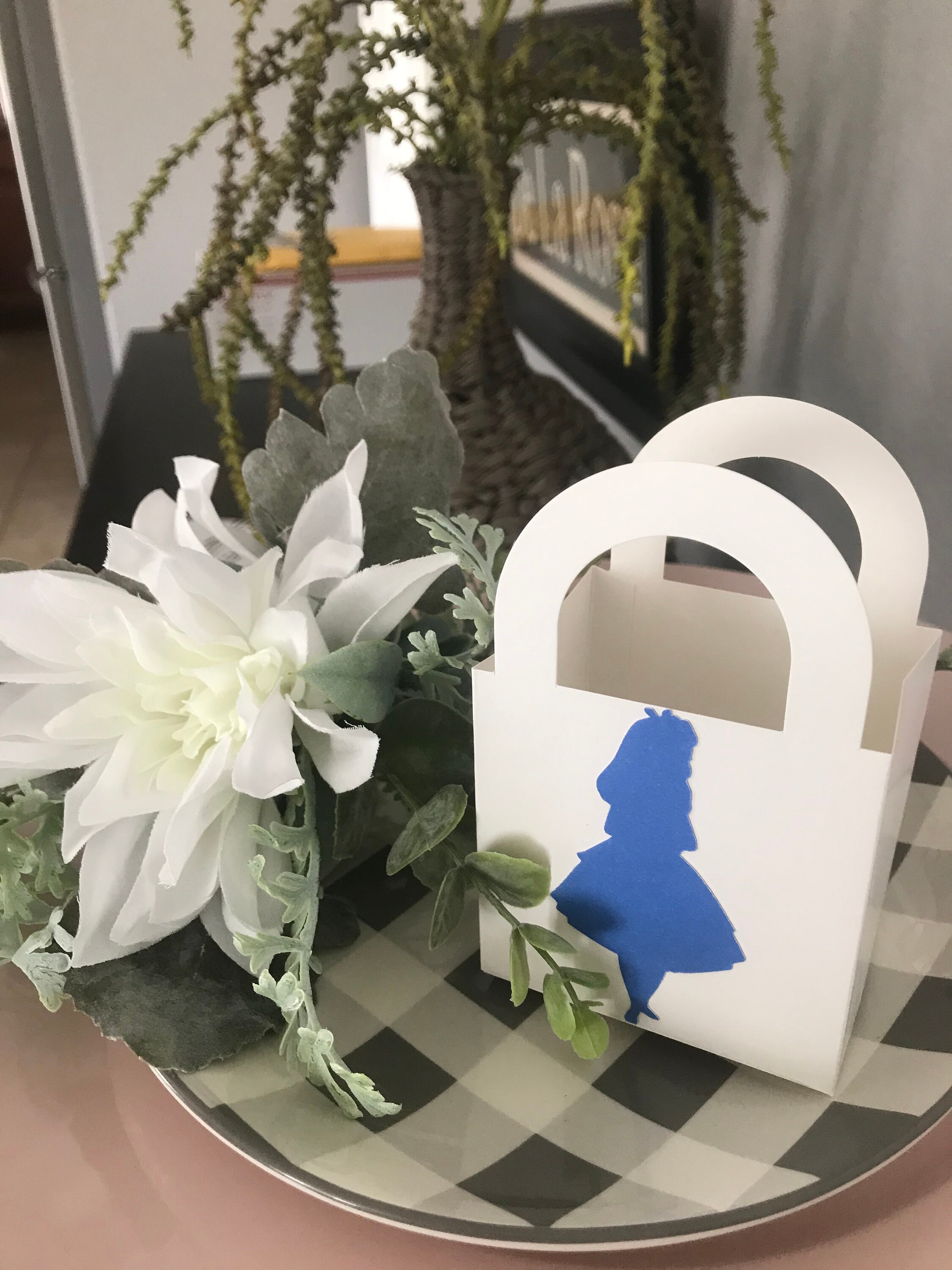 ALICE in WONDERLAND Favors Party Favors Tea Party Treat | Etsy