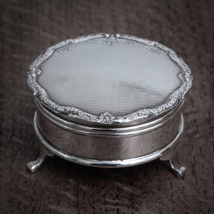 Portagioie vintage in argento sterling - Dettaglio lavorato a motore - Marchio del 1964