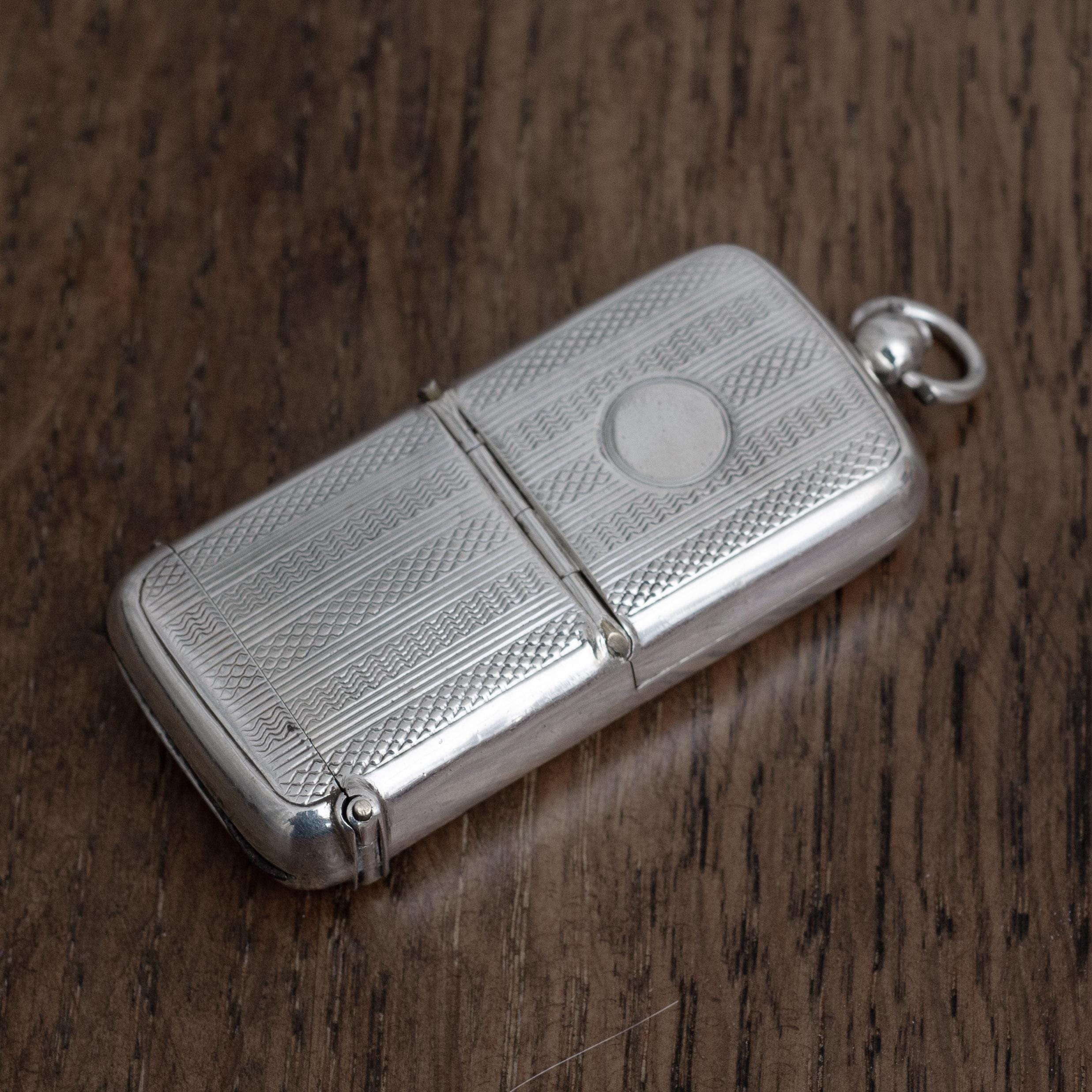 Sovereign case - Etsy 日本