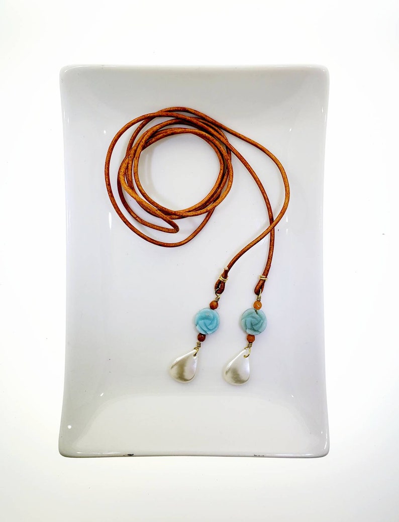 Handcrafted necklace Women/'s lariat necklace delicate blue flower Lariat choker Lasso necklace Leather lariat