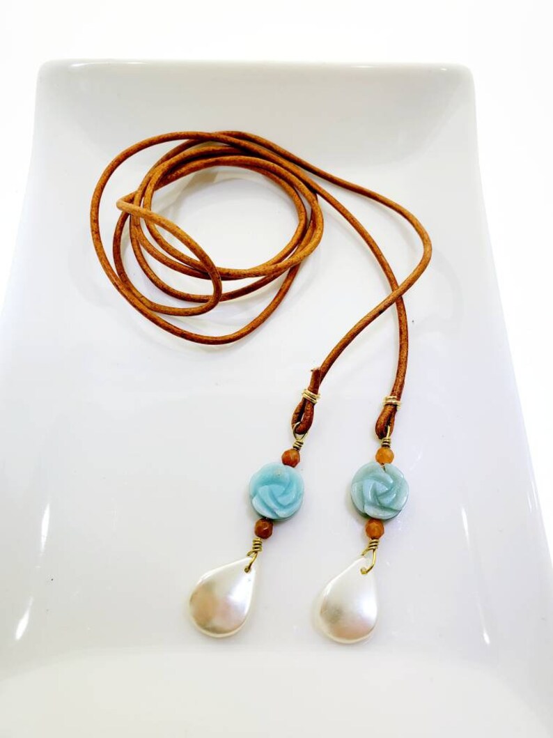 Handcrafted necklace Women/'s lariat necklace delicate blue flower Lariat choker Lasso necklace Leather lariat