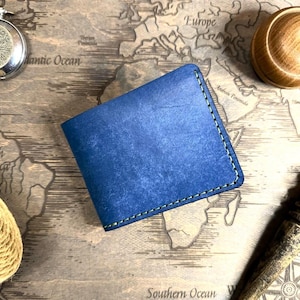 Portefeuille à deux volets en cuir bleu pour homme – Porte-cartes en cuir maya tanné végétal fait main – Portefeuille fin de style occidental – Cadeau pour lui – Cadeau d'anniversaire